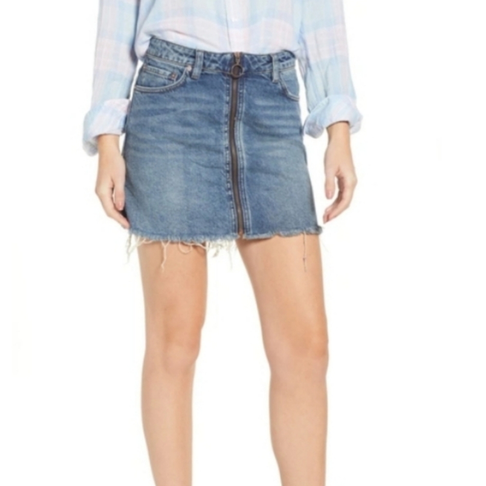 Free People Zip It Up Denim Mini Skirt Copper Blue Frayed Hem Distressed Size 25